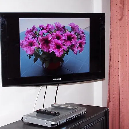 Sinko - Free Garage Parking, Central, 2 Bedrooms 4 Single Beds, Flexi Check-out Budapeşte