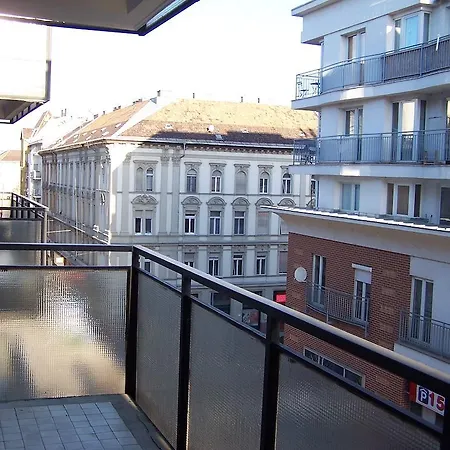 公寓 Sinko - Free Garage Parking, Central, 2 Bedrooms 4 Single Beds, Flexi Check-out