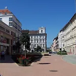 Appartamento Sinko - Free Garage Parking, Central, 2 Bedrooms 4 Single Beds, Flexi Check-out