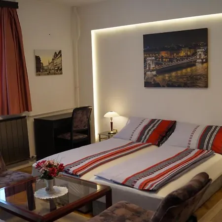 Sinko - Free Garage Parking, Central, 2 Bedrooms 4 Single Beds, Flexi Check-out Appartamento