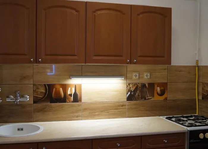 Sinko - Free Garage Parking, Central, 2 Bedrooms 4 Single Beds, Flexi Check-out Budapesta