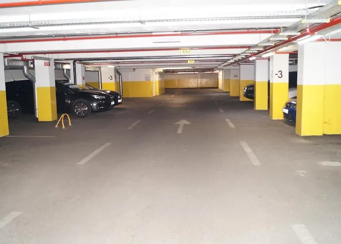 Sinko - Free Garage Parking, Central, 2 Bedrooms 4 Single Beds, Flexi Check-out *